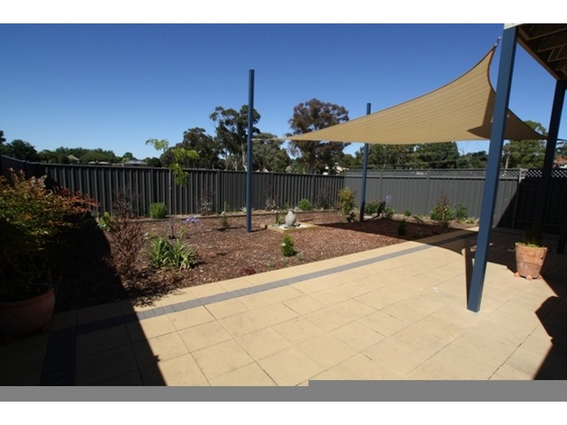 4 Wisteria Court, Quarry Hill VIC 3550