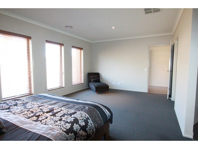 106 Amara Way, Kangaroo Flat VIC 3555