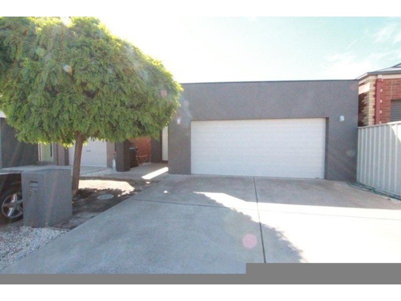 7B Bronze Drive, Kangaroo Flat VIC 3555