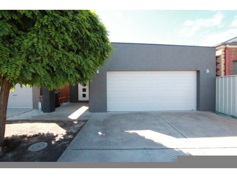 7B Bronze Drive, Kangaroo Flat VIC 3555