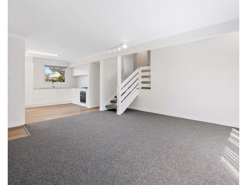 2/10 Richard Drive, Kangaroo Flat VIC 3555