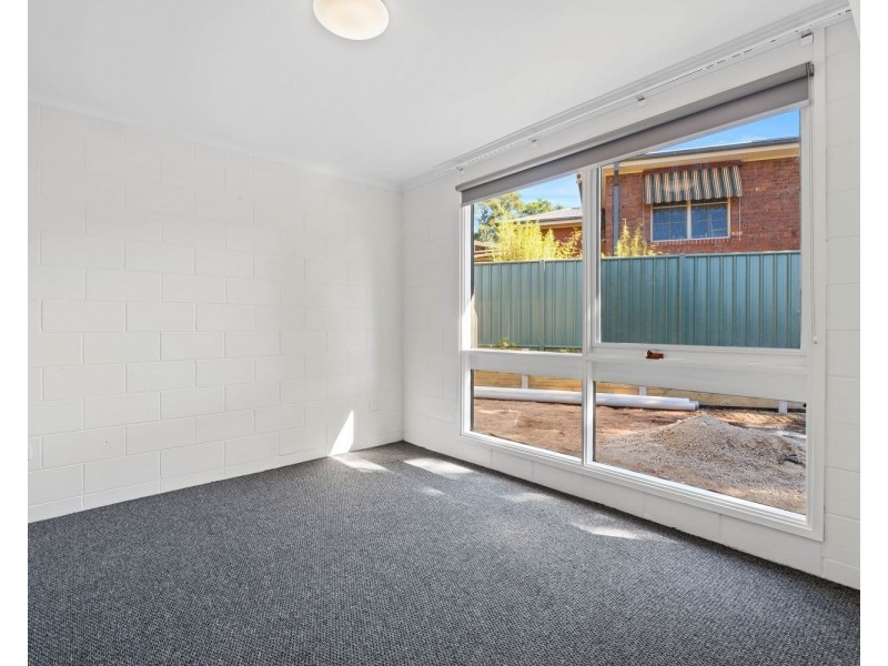 2/10 Richard Drive, Kangaroo Flat VIC 3555