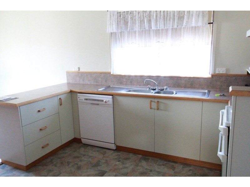 11 Nabilla Crescent, Strathdale VIC 3550