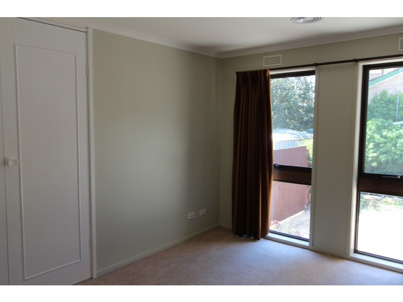 11 Nabilla Crescent, Strathdale VIC 3550