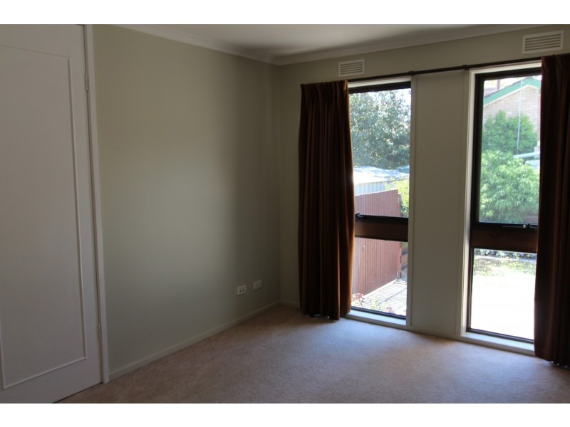 11 Nabilla Crescent, Strathdale VIC 3550