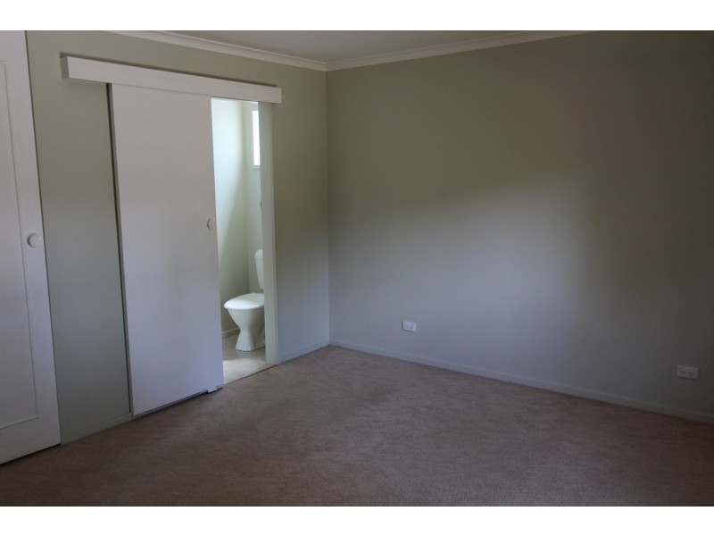 11 Nabilla Crescent, Strathdale VIC 3550