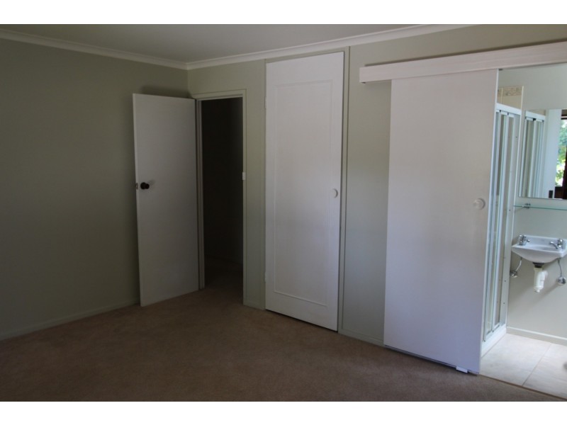 11 Nabilla Crescent, Strathdale VIC 3550