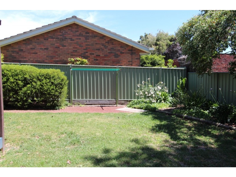 11 Nabilla Crescent, Strathdale VIC 3550
