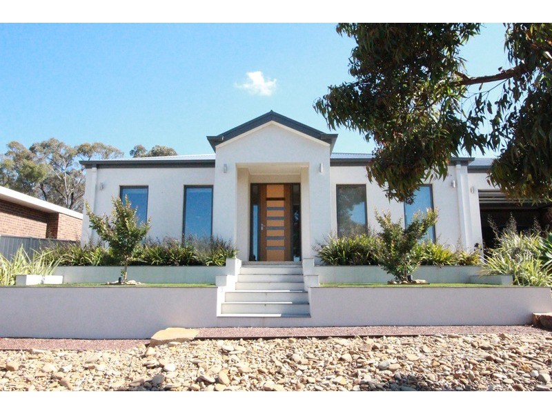 15 Arilpa Court, Kangaroo Flat VIC 3555