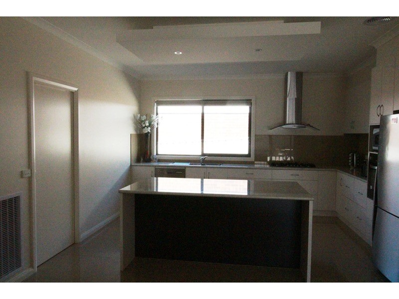 15 Arilpa Court, Kangaroo Flat VIC 3555