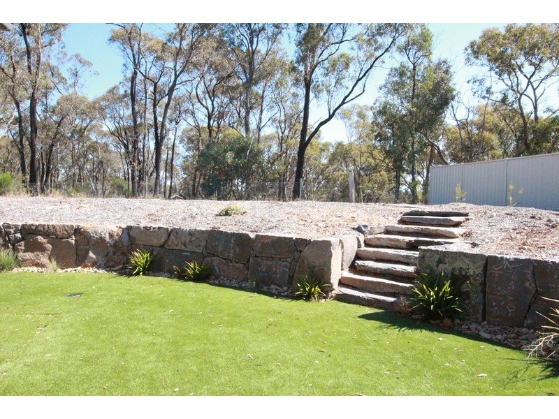 15 Arilpa Court, Kangaroo Flat VIC 3555