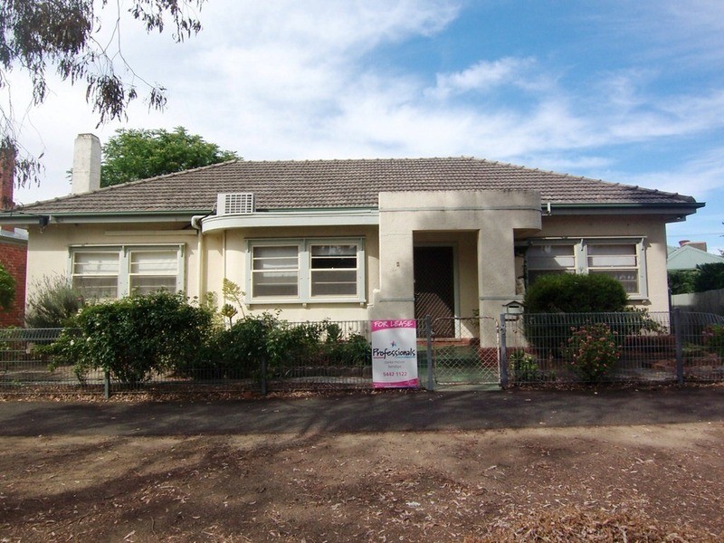 11 Brodie Street, Quarry Hill VIC 3550