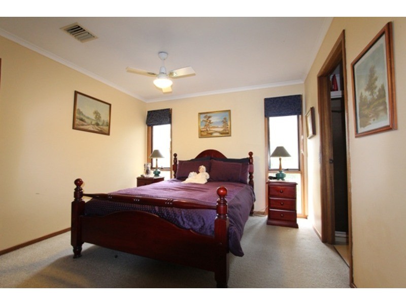 19 Rosella Avenue, Strathfieldsaye VIC 3551