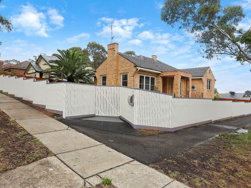 57 Russell Street, Quarry Hill VIC 3550