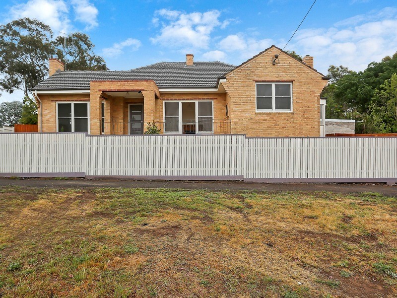 57 Russell Street, Quarry Hill VIC 3550