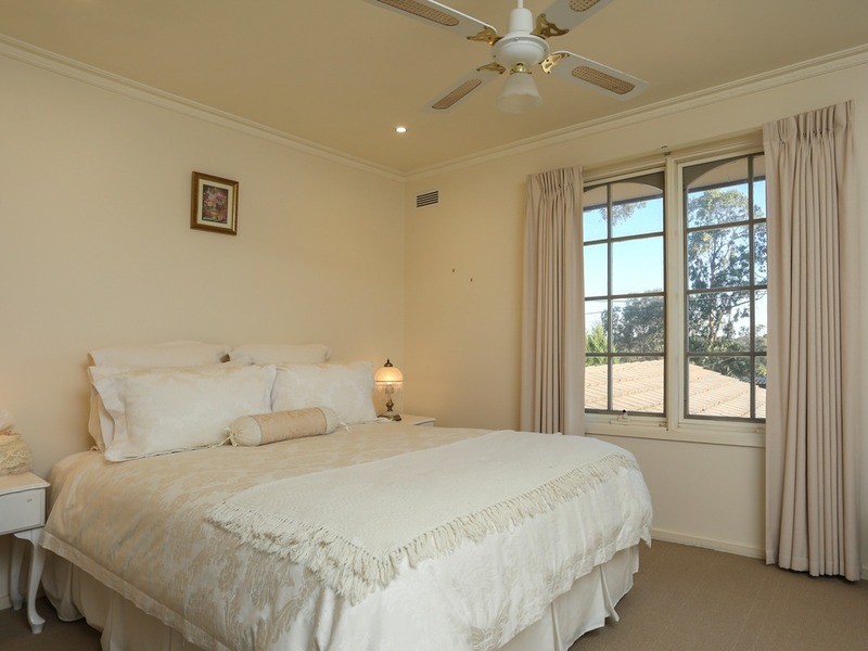 5 McKay Court, Strathdale VIC 3550