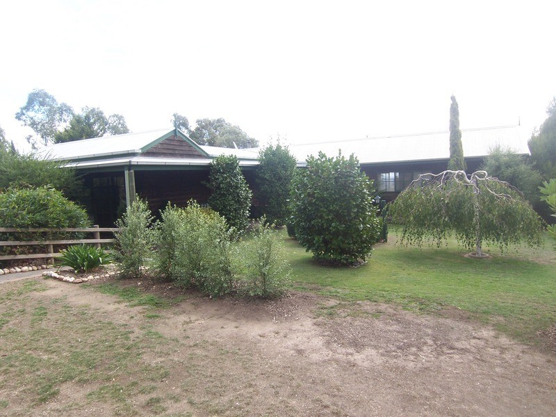 91 Moffatt Drive, Harcourt North VIC 3453
