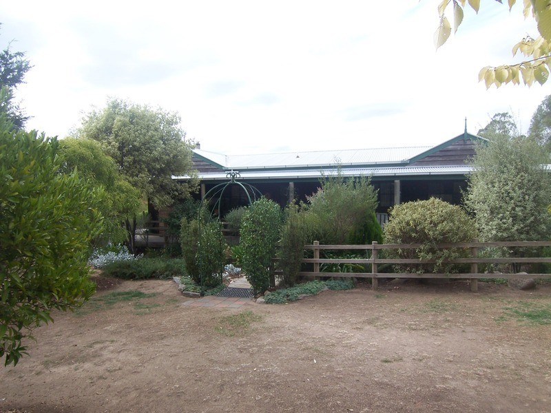 91 Moffatt Drive, Harcourt North VIC 3453