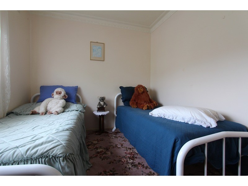 196 High  Street, Heathcote VIC 3523