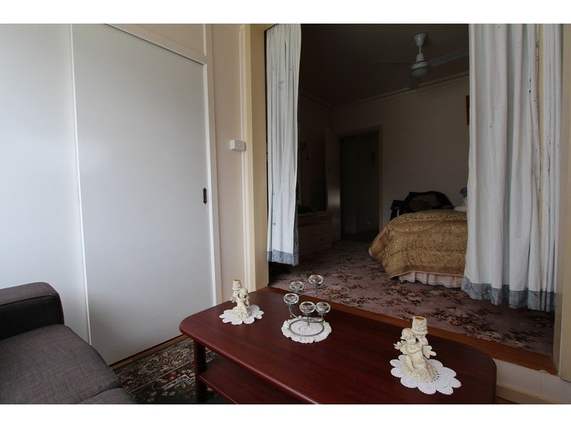 196 High  Street, Heathcote VIC 3523