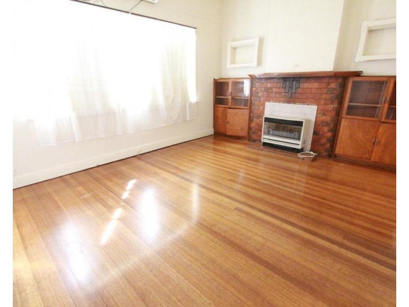 11 Brodie Street, Quarry Hill VIC 3550