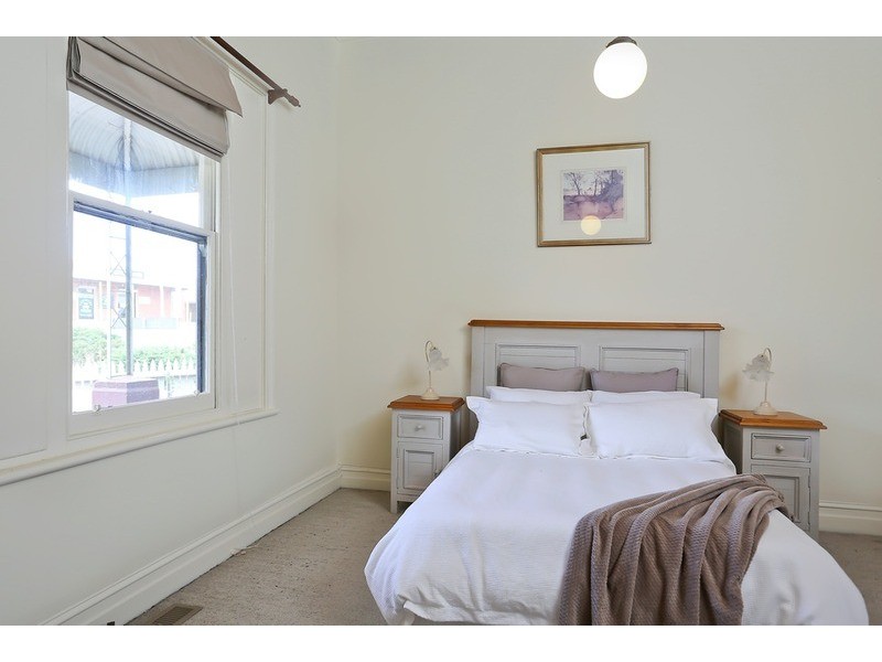 32 Breen  Street, Quarry Hill VIC 3550