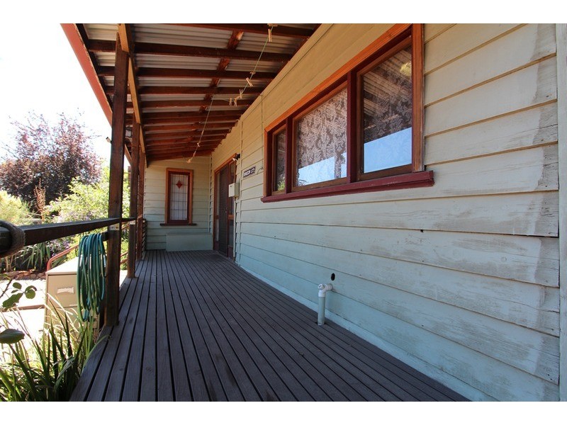 32 Breen  Street, Quarry Hill VIC 3550