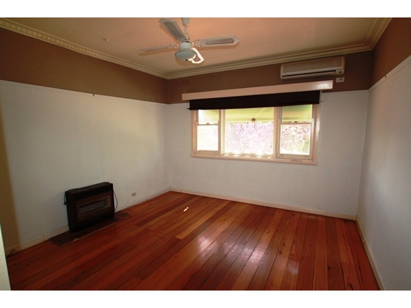 8 Hewitt Avenue, Kennington VIC 3550