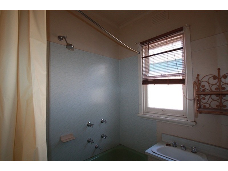 8 Hewitt Avenue, Kennington VIC 3550