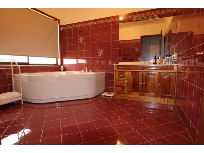 276 – 280 Midland Highway, Epsom VIC 3551