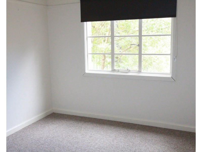 34 College Crescent, Flora Hill VIC 3550