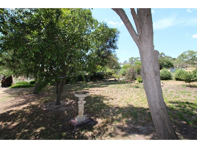 239 North Harcourt Road, Harcourt North VIC 3453