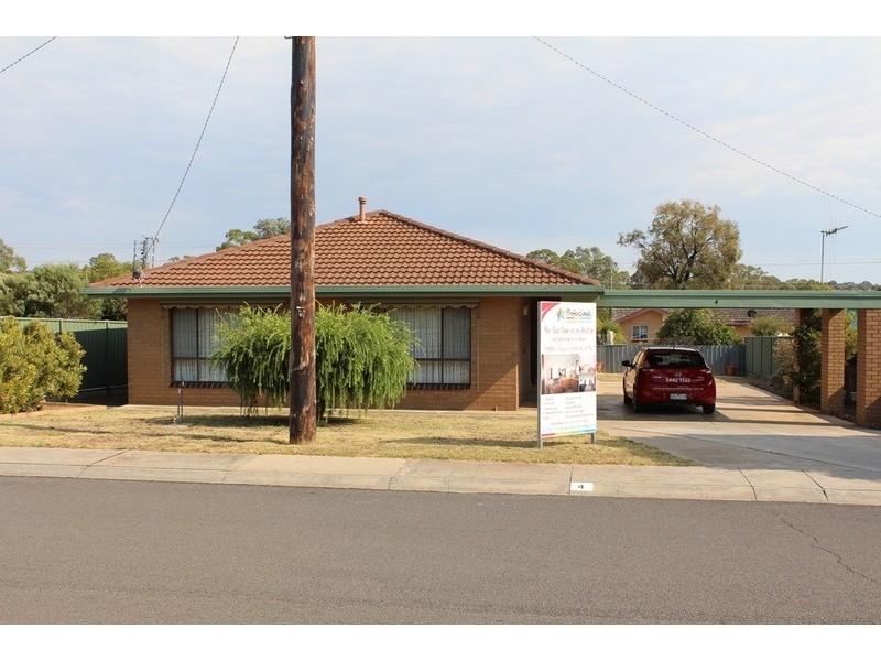 4 William Drive, Kangaroo Flat VIC 3555