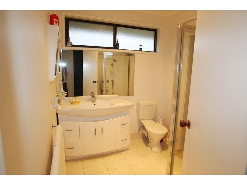 8 Chiffley Avenue, Kangaroo Flat VIC 3555