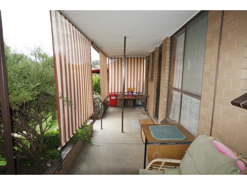 8 Chiffley Avenue, Kangaroo Flat VIC 3555