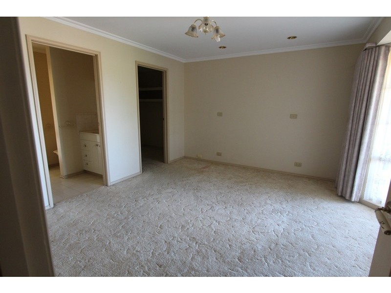 5 Patricia Court, Golden Square VIC 3555
