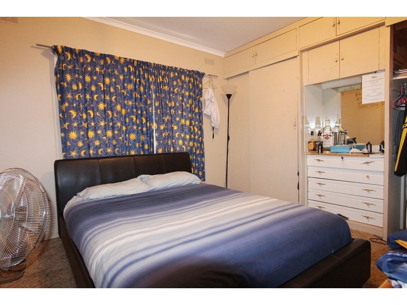 17 Bay Street, Golden Square VIC 3555