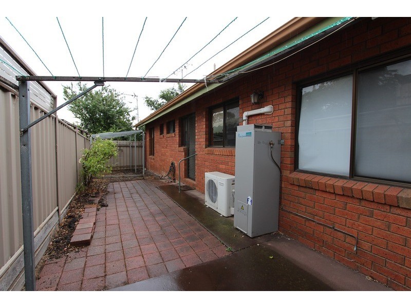 2/21 Michael Street, Kennington VIC 3550