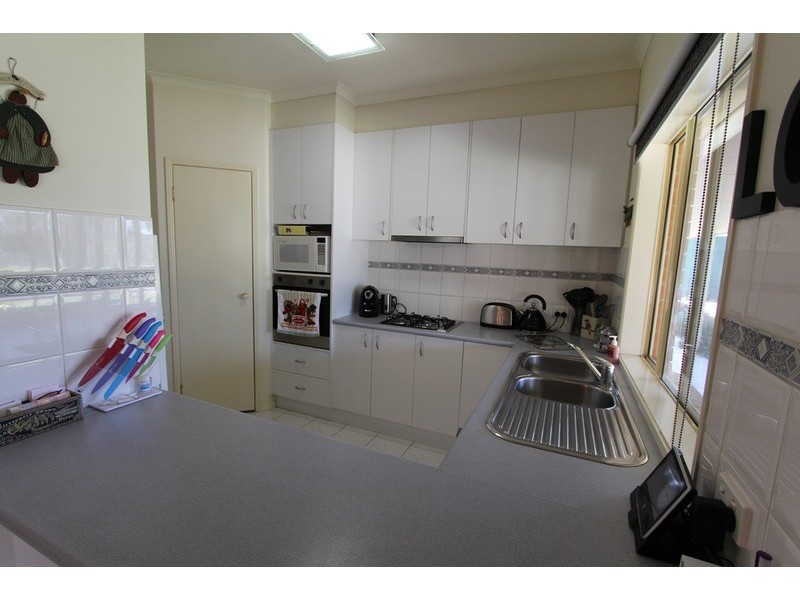 33 Watson Street, White Hills VIC 3550