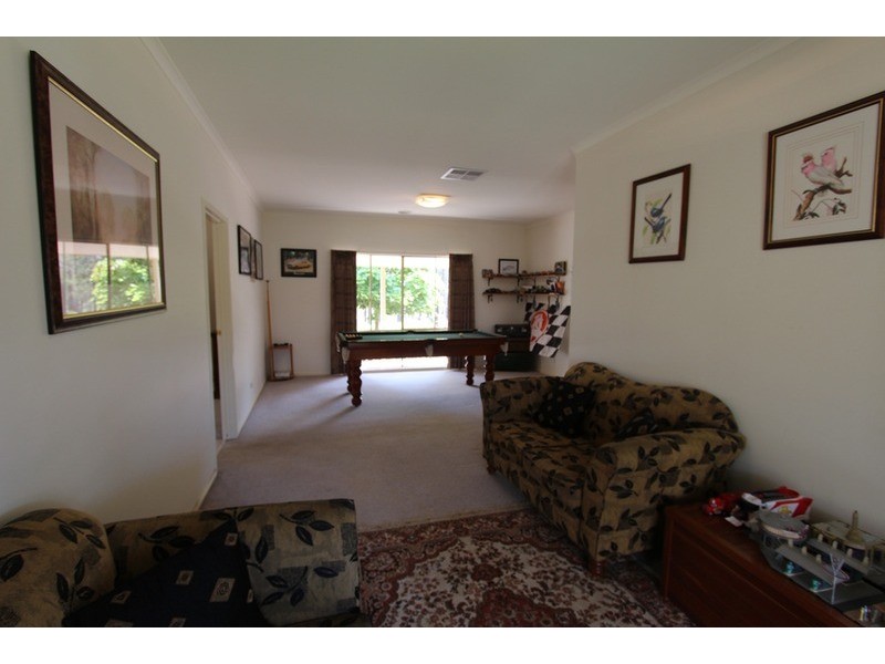 33 Watson Street, White Hills VIC 3550