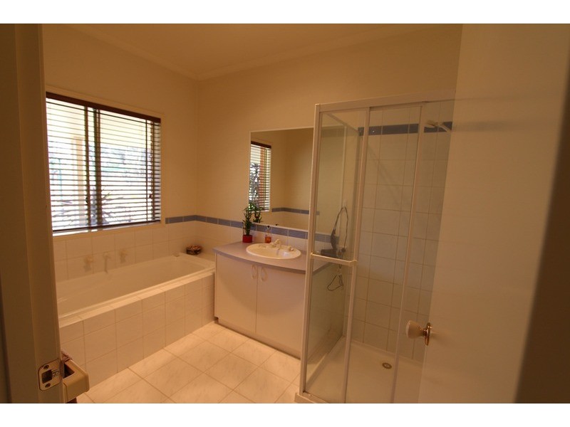 33 Watson Street, White Hills VIC 3550