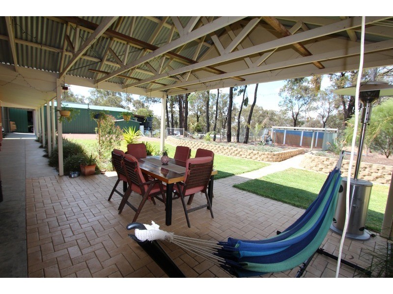 33 Watson Street, White Hills VIC 3550