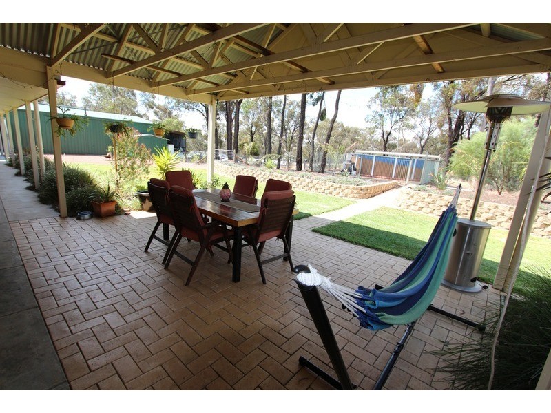 33 Watson Street, White Hills VIC 3550