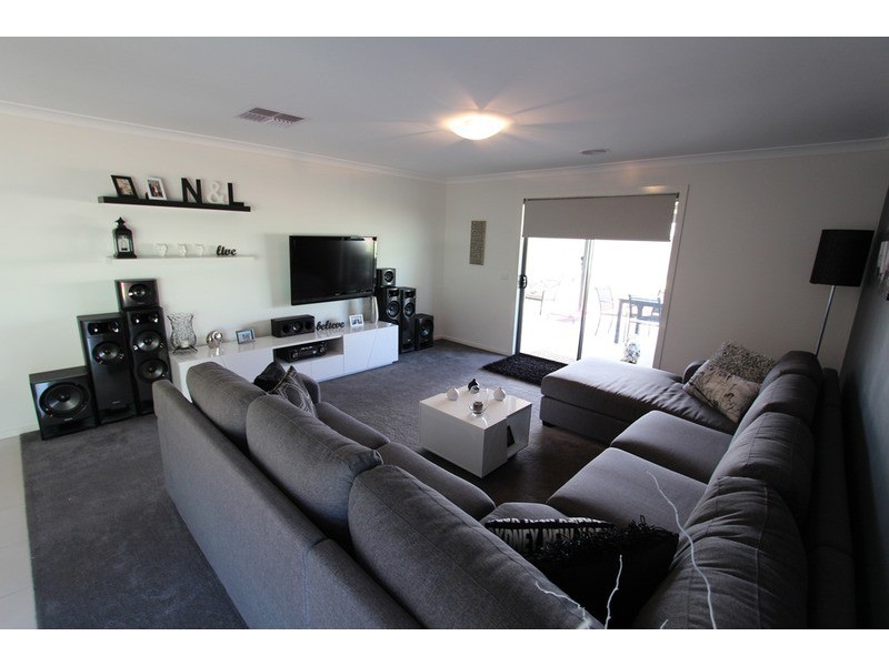 48 Janelle Drive, Maiden Gully VIC 3551