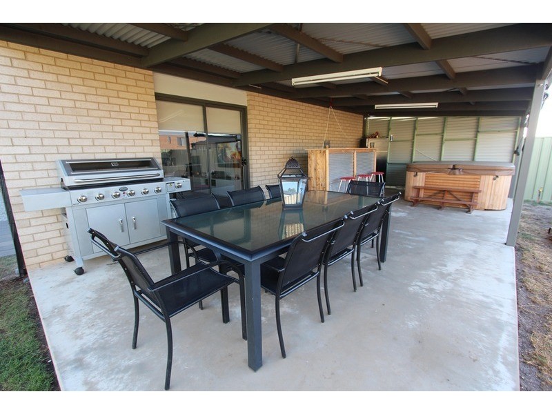 48 Janelle Drive, Maiden Gully VIC 3551