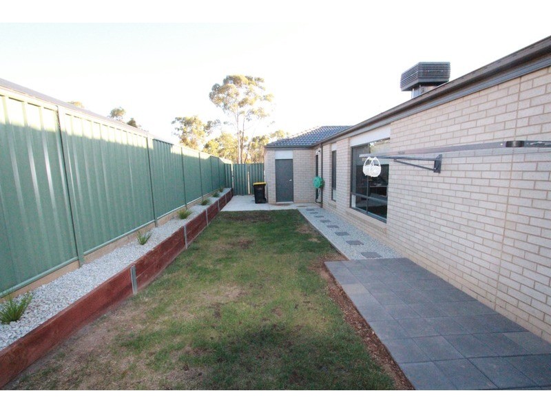 48 Janelle Drive, Maiden Gully VIC 3551