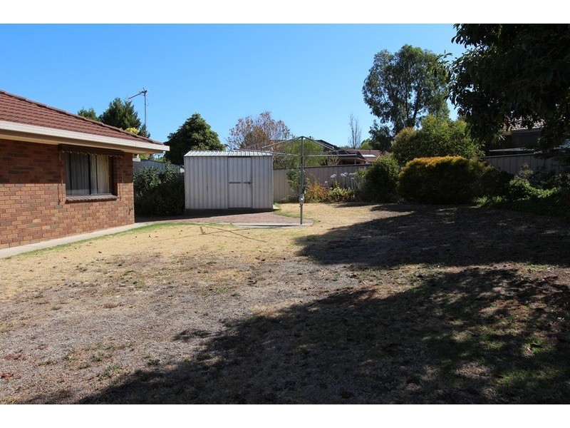 2/5 Goldwyn Court, Strathdale VIC 3550