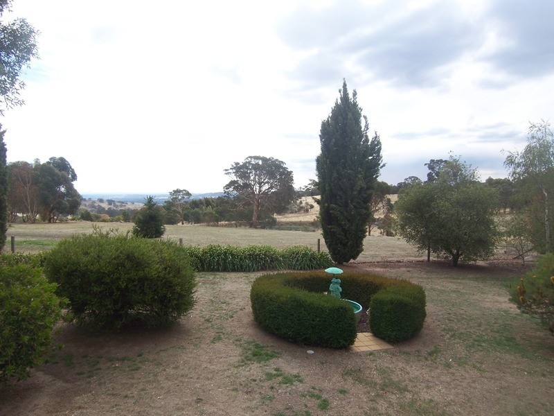 91 Moffatt Drive, Harcourt North VIC 3453