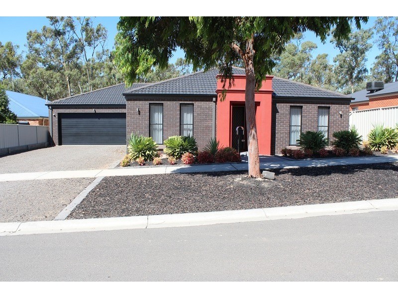 69 Amara Way, Kangaroo Flat VIC 3555