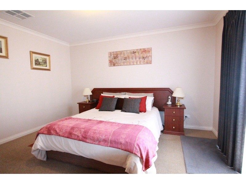 69 Amara Way, Kangaroo Flat VIC 3555